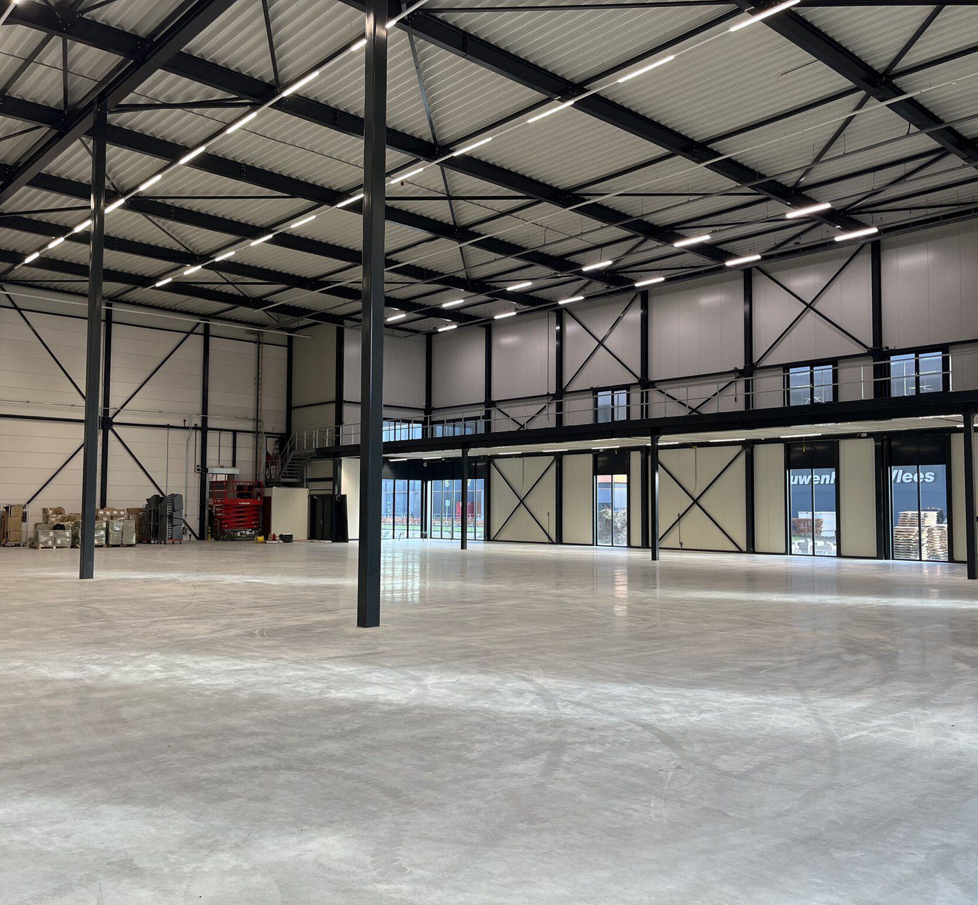 Daily Style - winkelinterieur en installaties
